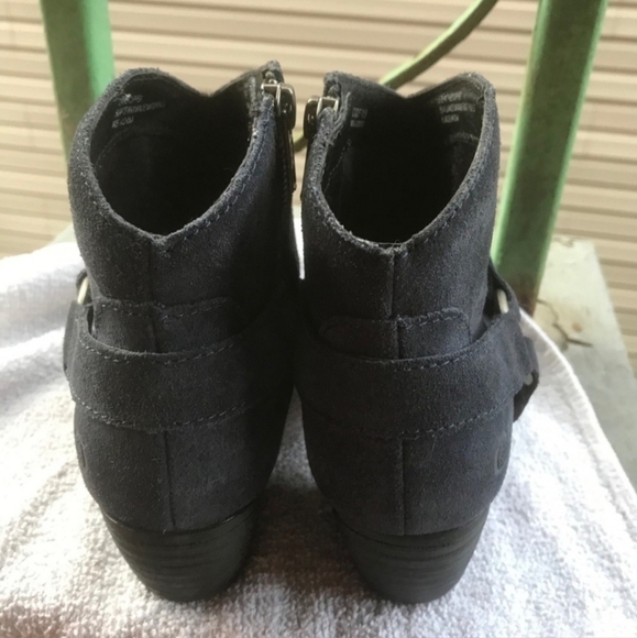 Born Navy Blue Heeled Ankle Boots Booties Women's 8 M Zip Up Side Almond Toe EUC - Picture 3 of 13